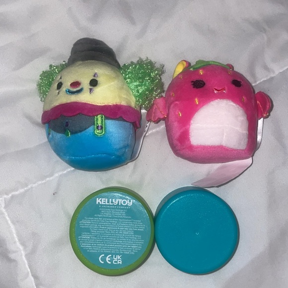 2 squishmallowow mini BLACKLIGHT limited edition squishmallow plush clown & bat - Picture 3 of 4